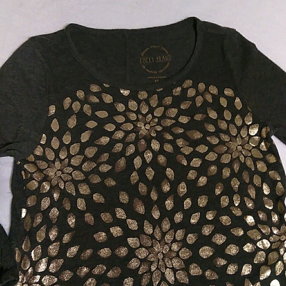 Lucky Brand/T shirt. Glod leaf front. Size XS - Picture 4 of 7